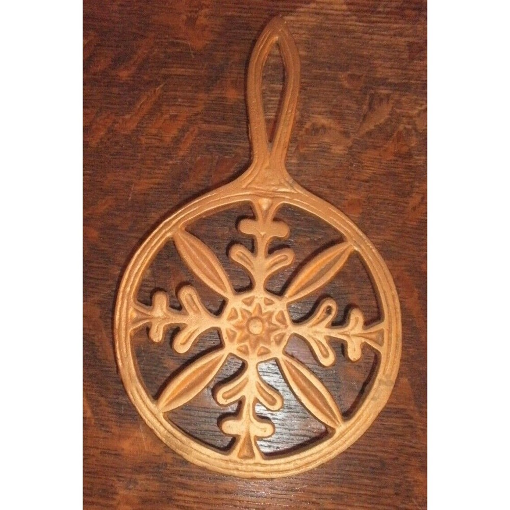 Vintage Gold Metal  Brass TRIVET   made in JAPAN   6.5"X4"  ~ MINT